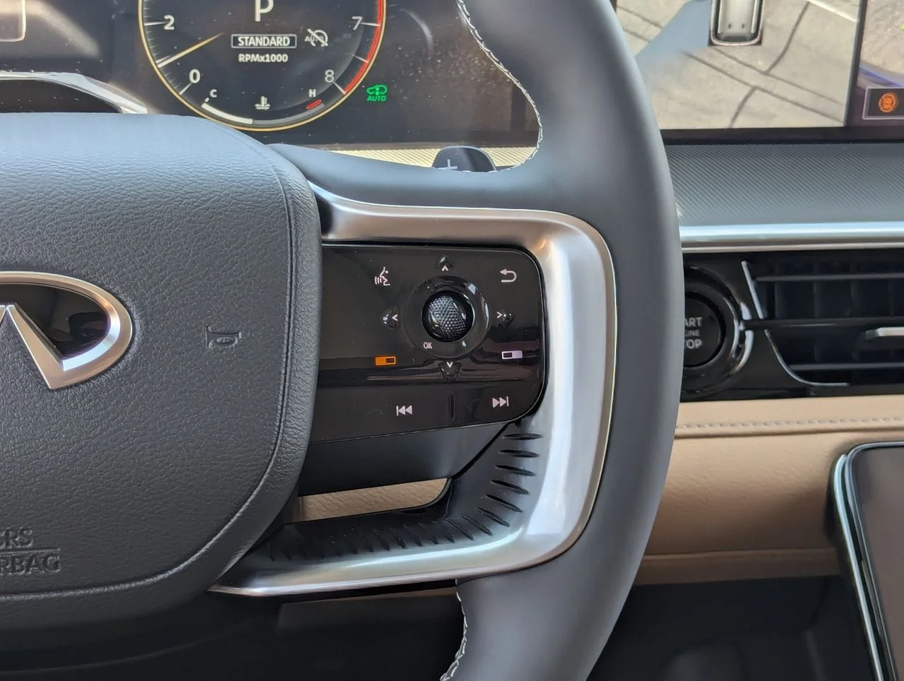 New 2027 RADIANT WHITE INFINITI Luxe 2WD image 27