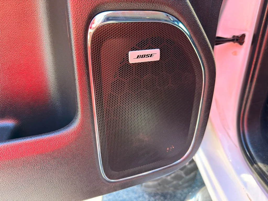 Used 2016 White GMC SLT image 24