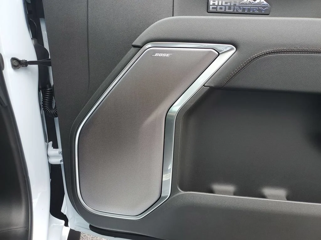 New 2026 Polar White Tricoat Chevrolet High Country image 30