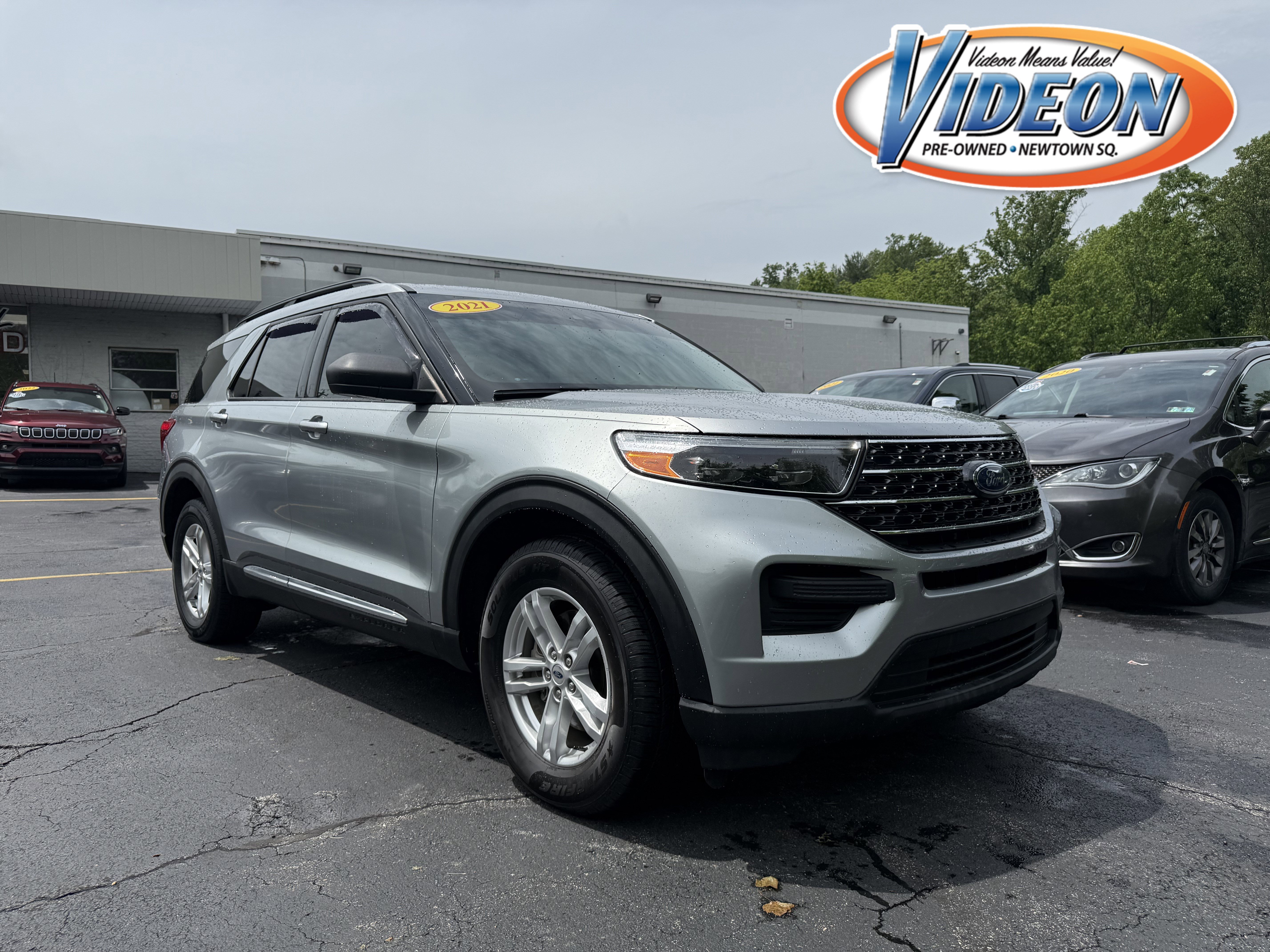 2021 Ford Explorer XLT 4WD's photo
