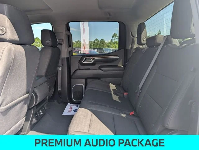 Used 2025 White Chevrolet LT image 23