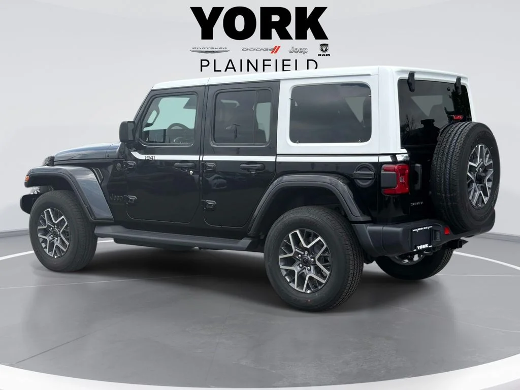 New 2026 Black Clear-Coat Exterior Paint Jeep Sahara image 7