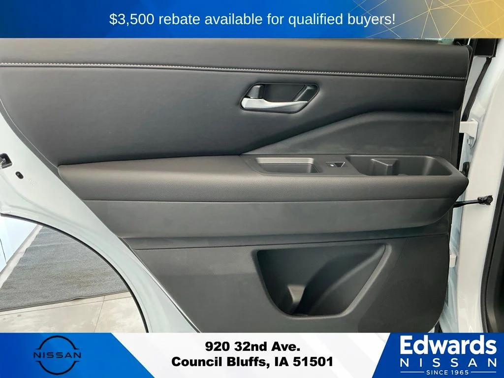 New 2026 Everest White Pearl TriCoat Nissan SL image 15