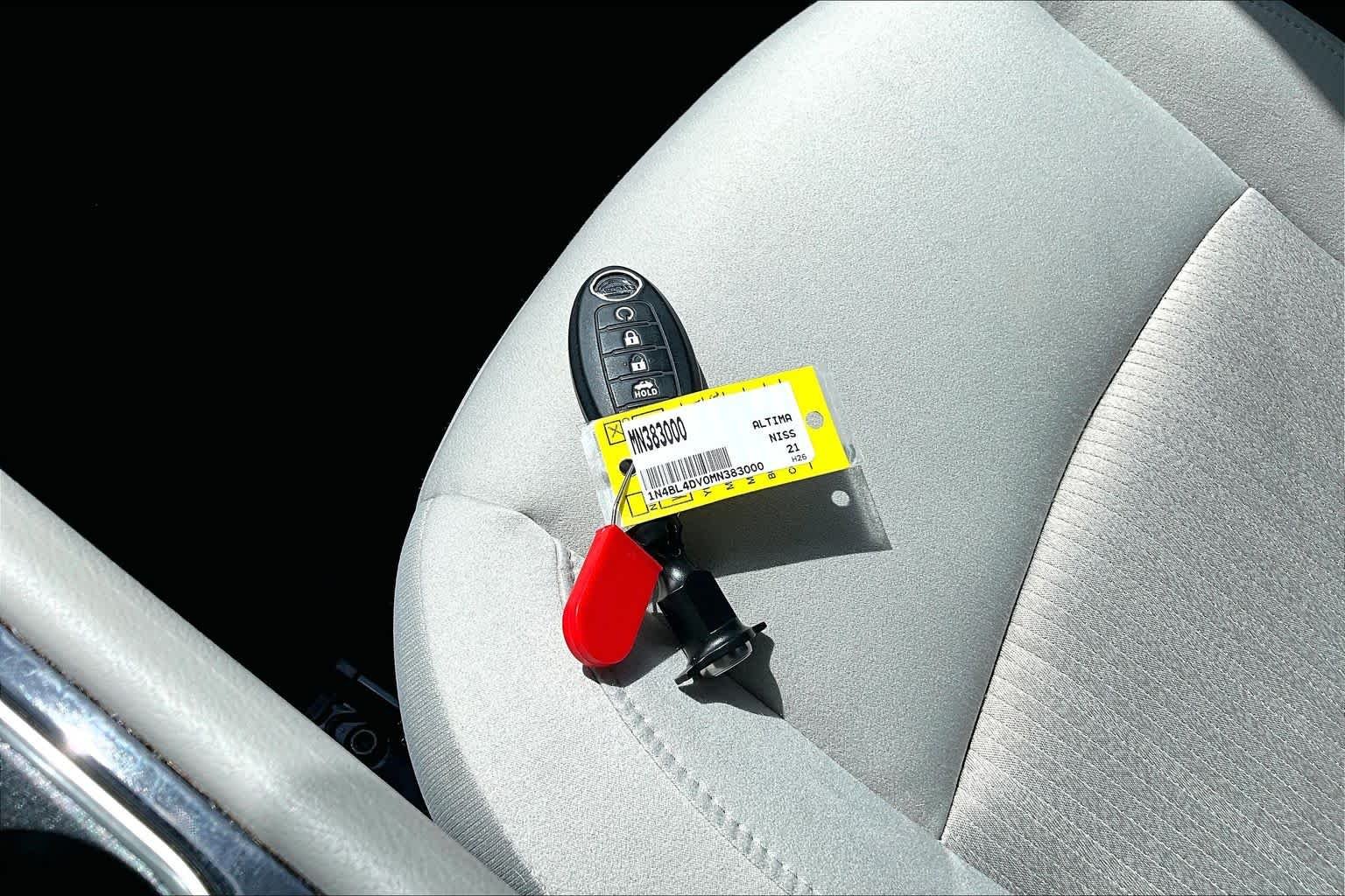 Used 2021 Pearl White Tricoat Nissan 2.5 SV image 15