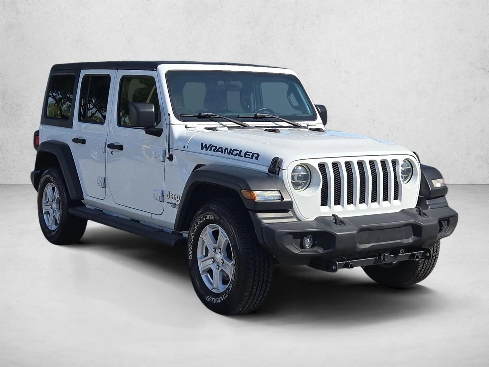 Used 2020 Bright White Clearcoat Jeep Sport S image 3