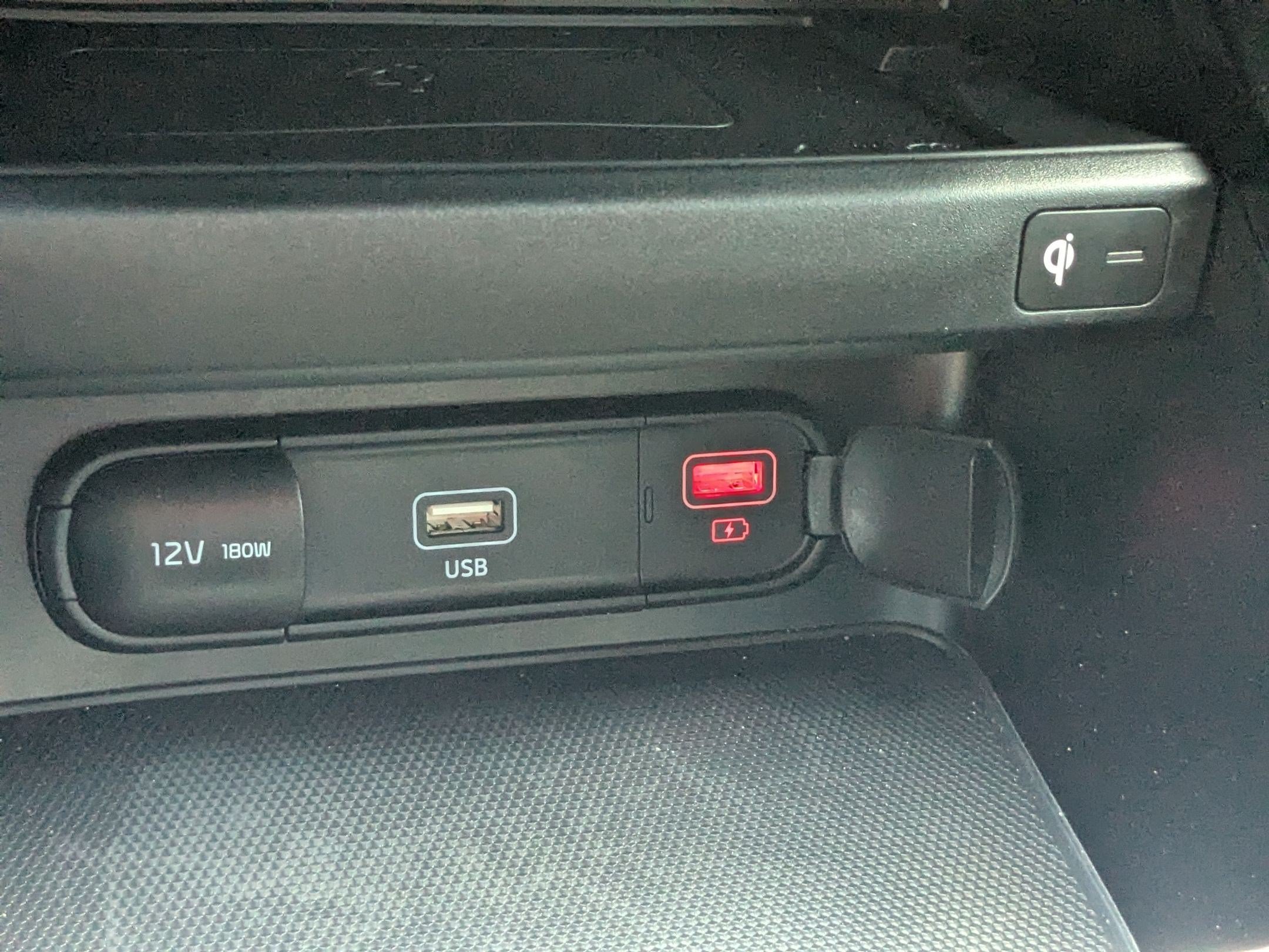 Used 2024 White Kia GT-Line image 25