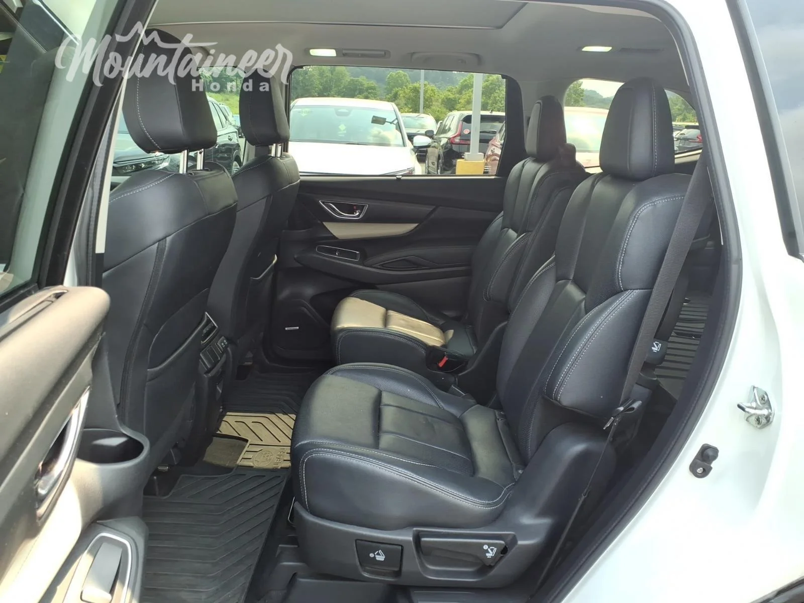 Used 2022 Crystal White Pearl Subaru Limited image 16