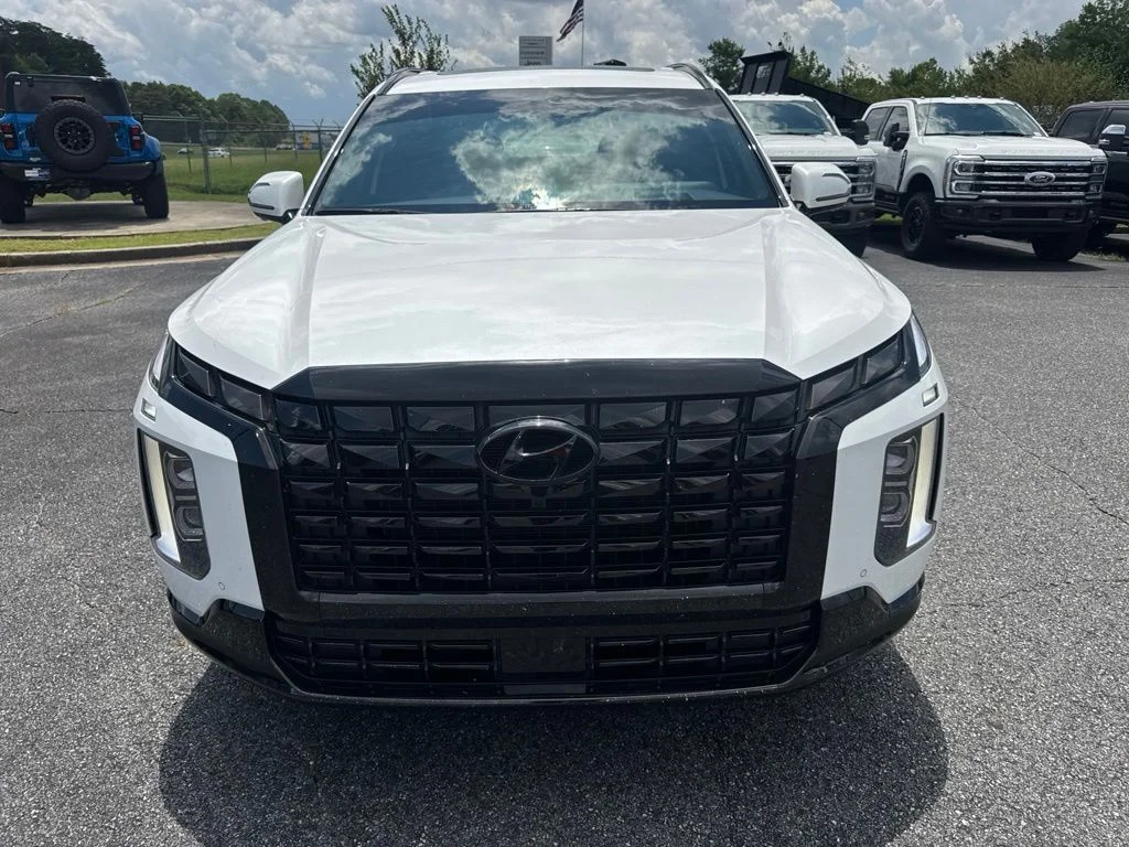 Used 2025 White Hyundai Calligraphy Night Edition image 4