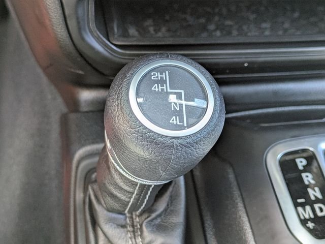 Used 2025 White Jeep Sport S image 32