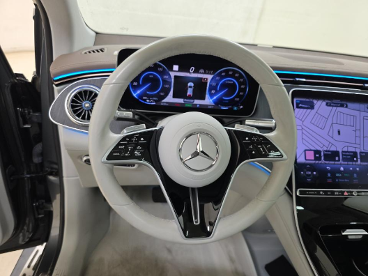Used 2023 Gray Mercedes-Benz 450 image 9