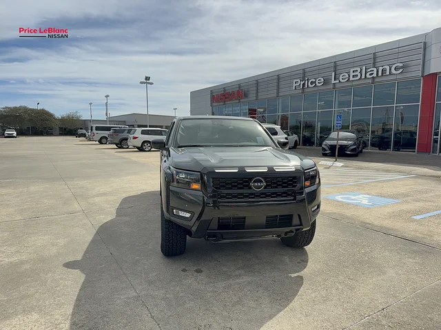 2027 Nissan Frontier SV