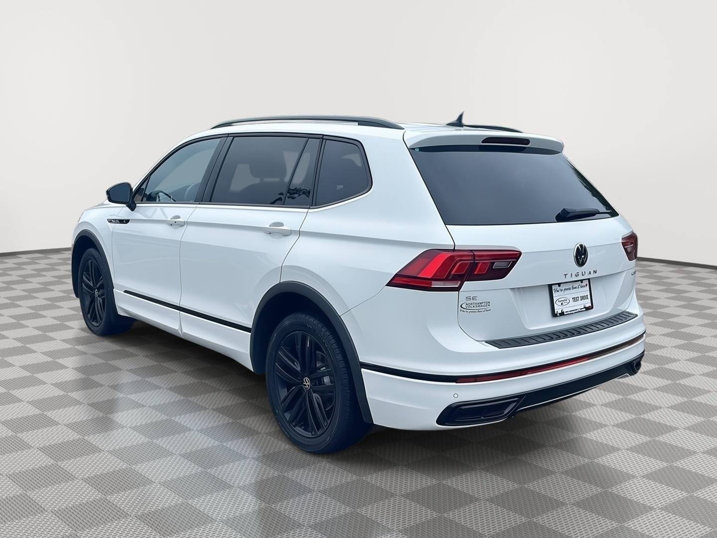 Used 2022 PURE WHITE Volkswagen SE-R image 8
