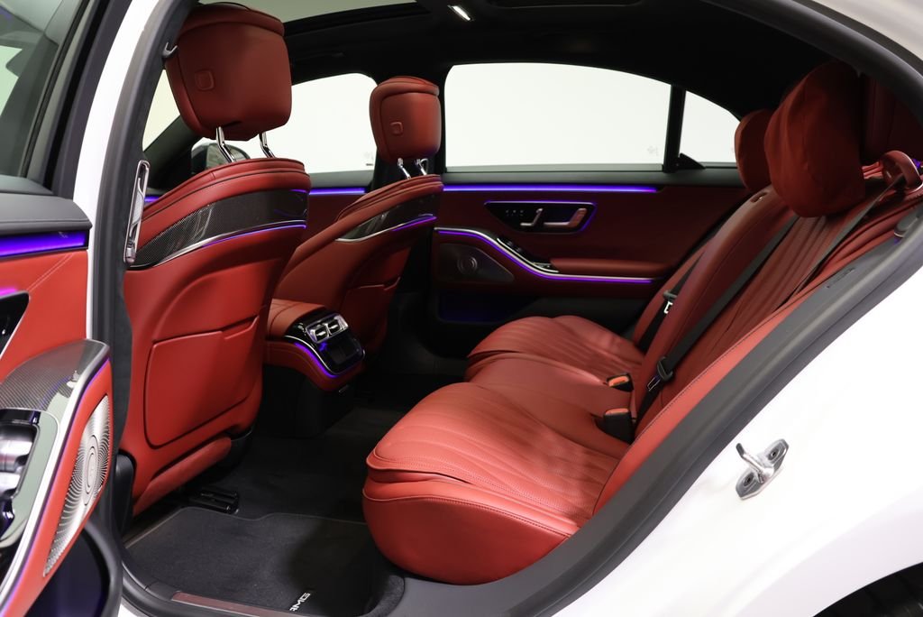 New 2026 MANUFAKTUR Moonlight White Metallic Mercedes-Benz S 63 E AMG® image 44