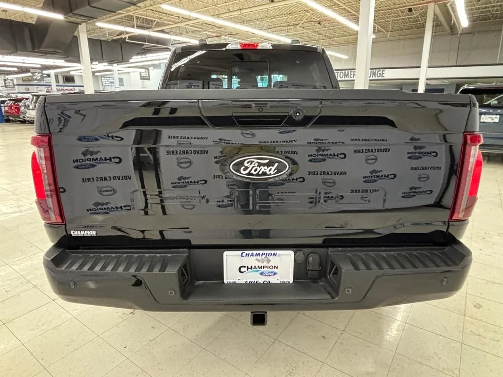 New 2026 Agate Black Metallic Ford XLT image 7