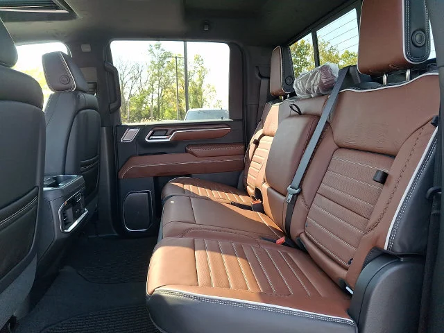 New 2026 Glacier White Tricoat GMC Denali Ultimate image 9