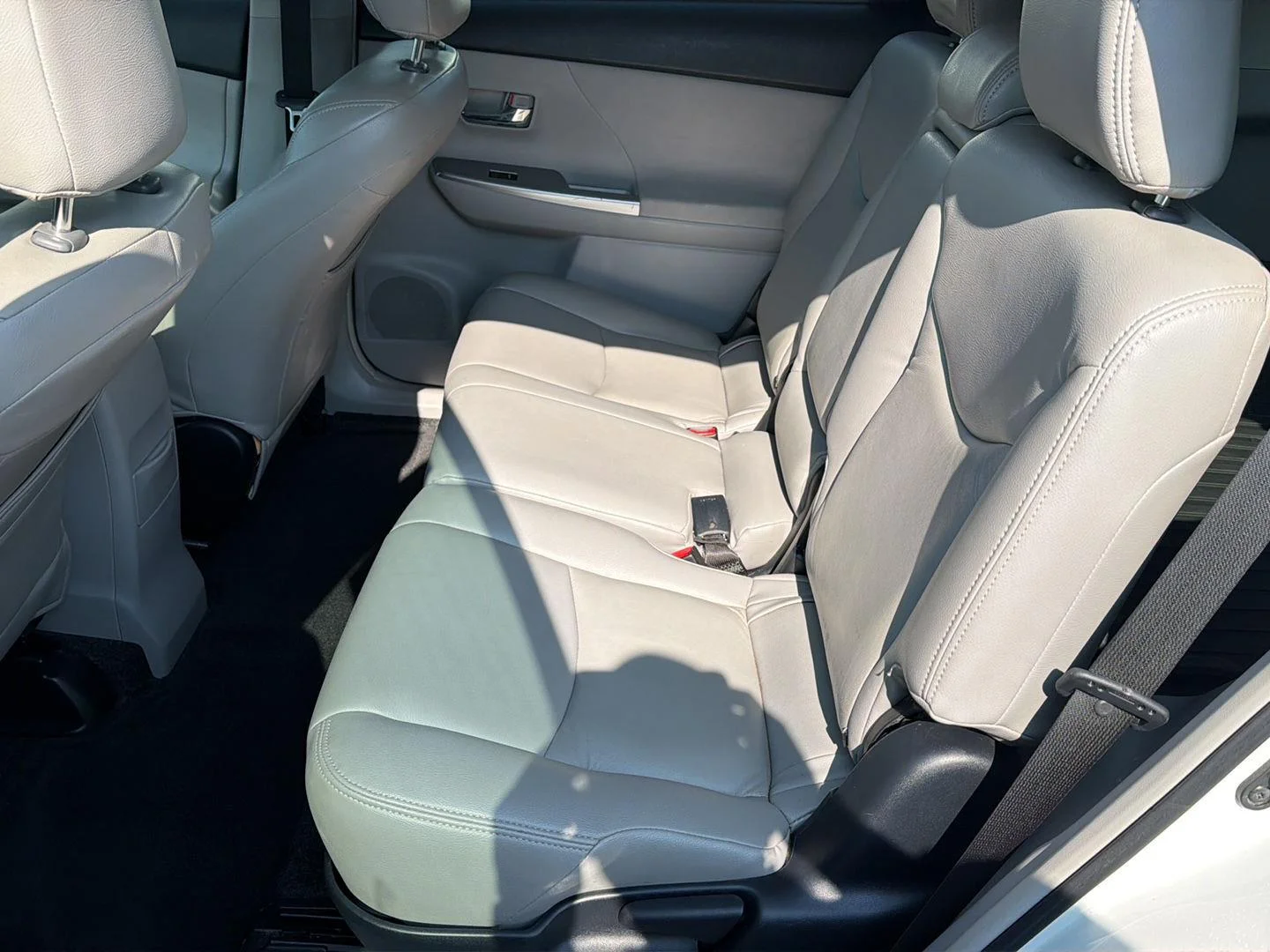 Used 2016  Toyota Three image 6