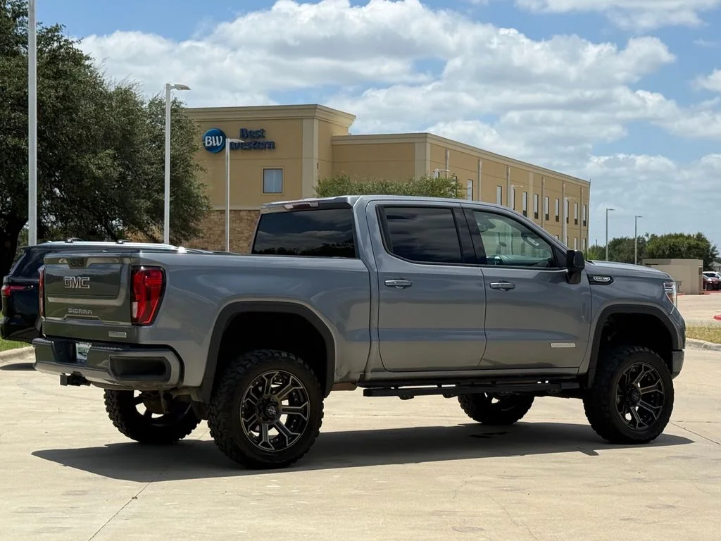 Used 2022 Gray GMC Elevation image 4