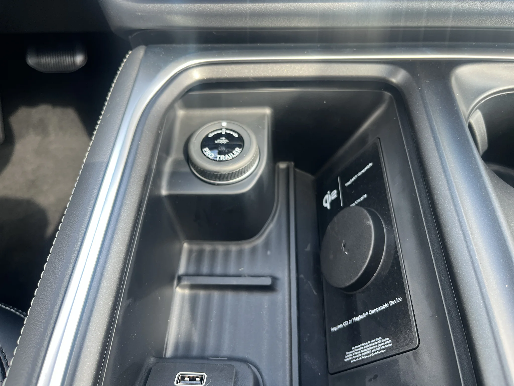 New 2027 Glacier Gray Metallic Tri-Coat Ford MAX Platinum image 24