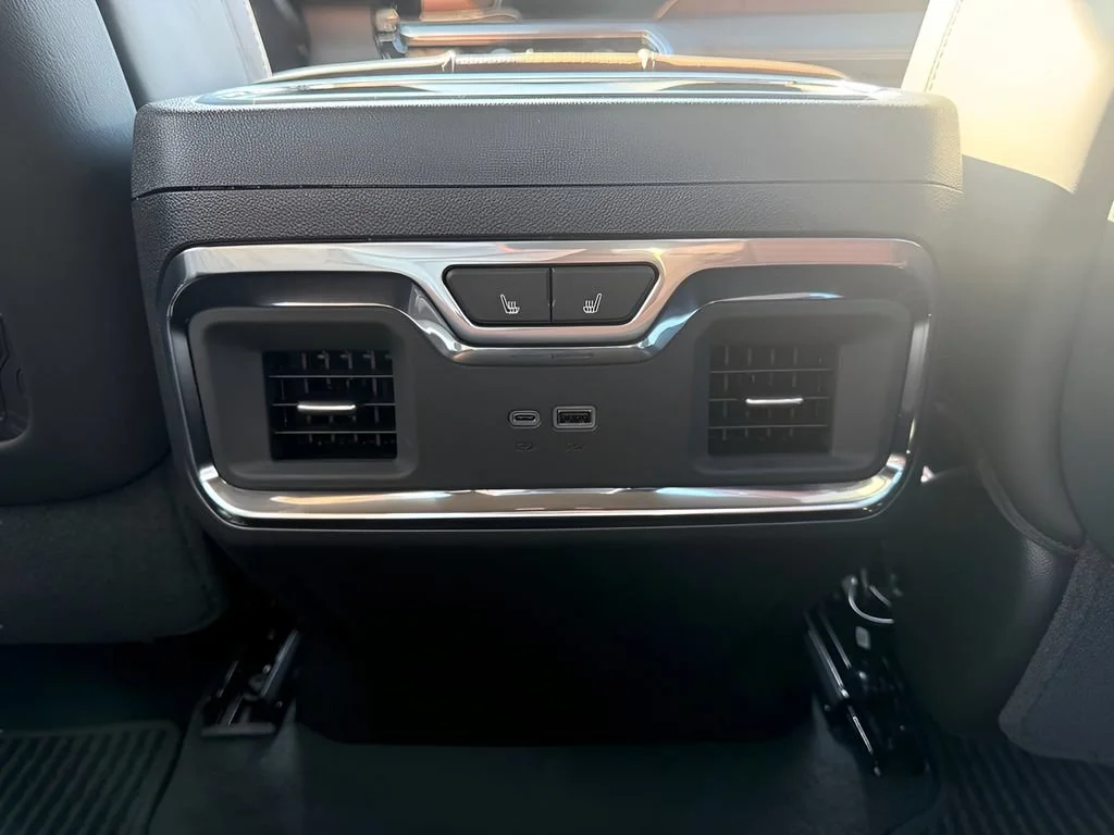 New 2026 Glacier White Tricoat GMC Denali Ultimate image 31