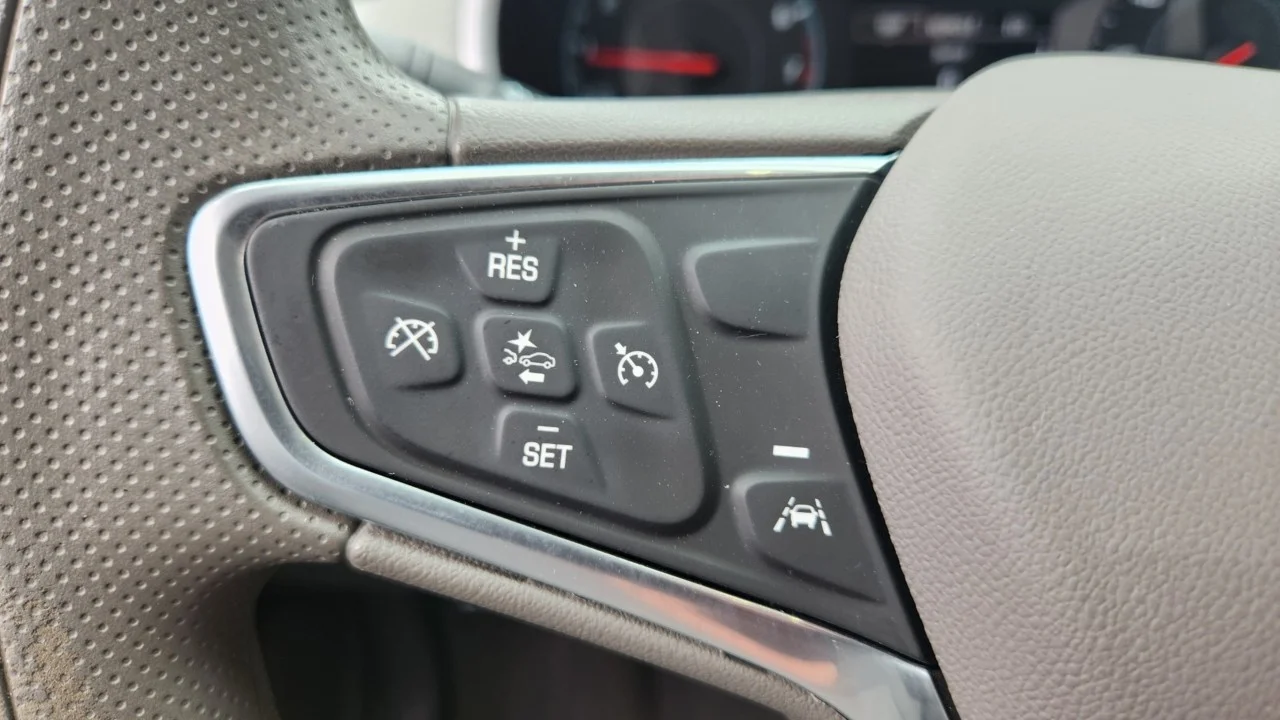 Used 2023 SUMMIT WHITE Chevrolet LS image 21