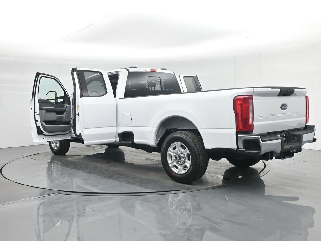 New 2026 Oxford White Ford XLT image 33