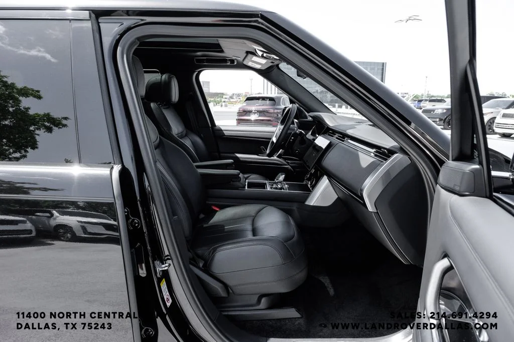 Used 2023 Black Land Rover Autobiography image 39