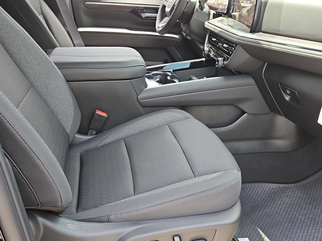 2026 Chevrolet Suburban LS - Photo 27