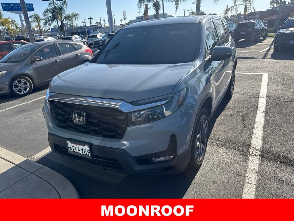 Used 2023  Honda EX-L image 2
