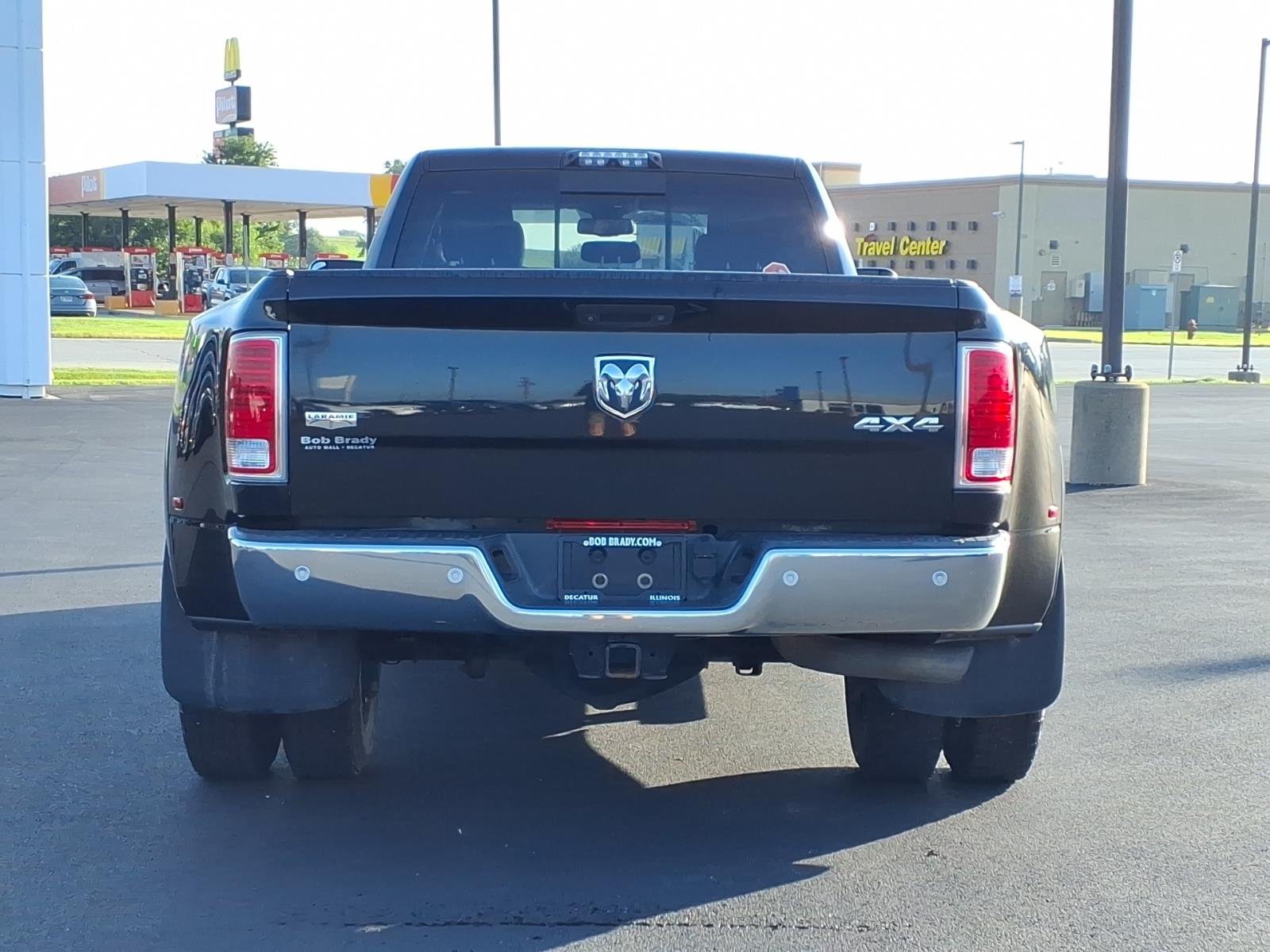 Used 2018 Brilliant Black Crystal Pearl Coat RAM Laramie image 12