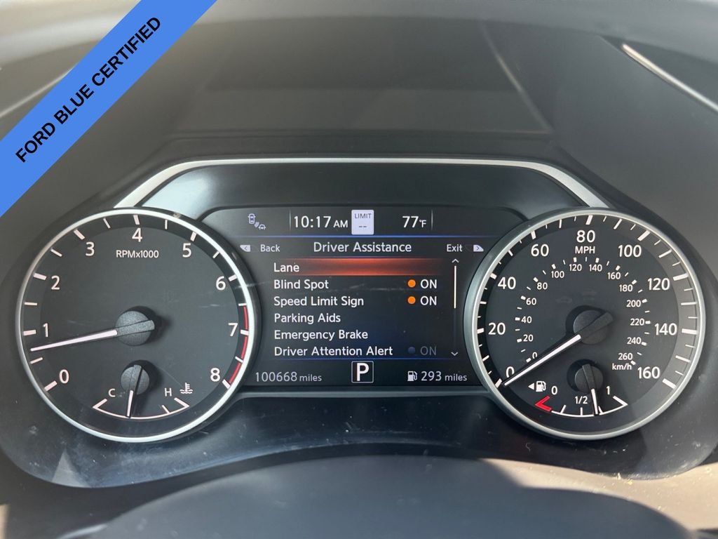 Used 2019 White Nissan Platinum image 23