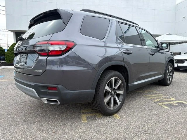 Certified Used 2024 Modern Steel Metallic Honda Touring image 5