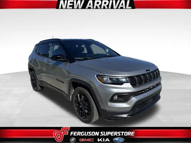 Used 2024 Silver Jeep Latitude image 1