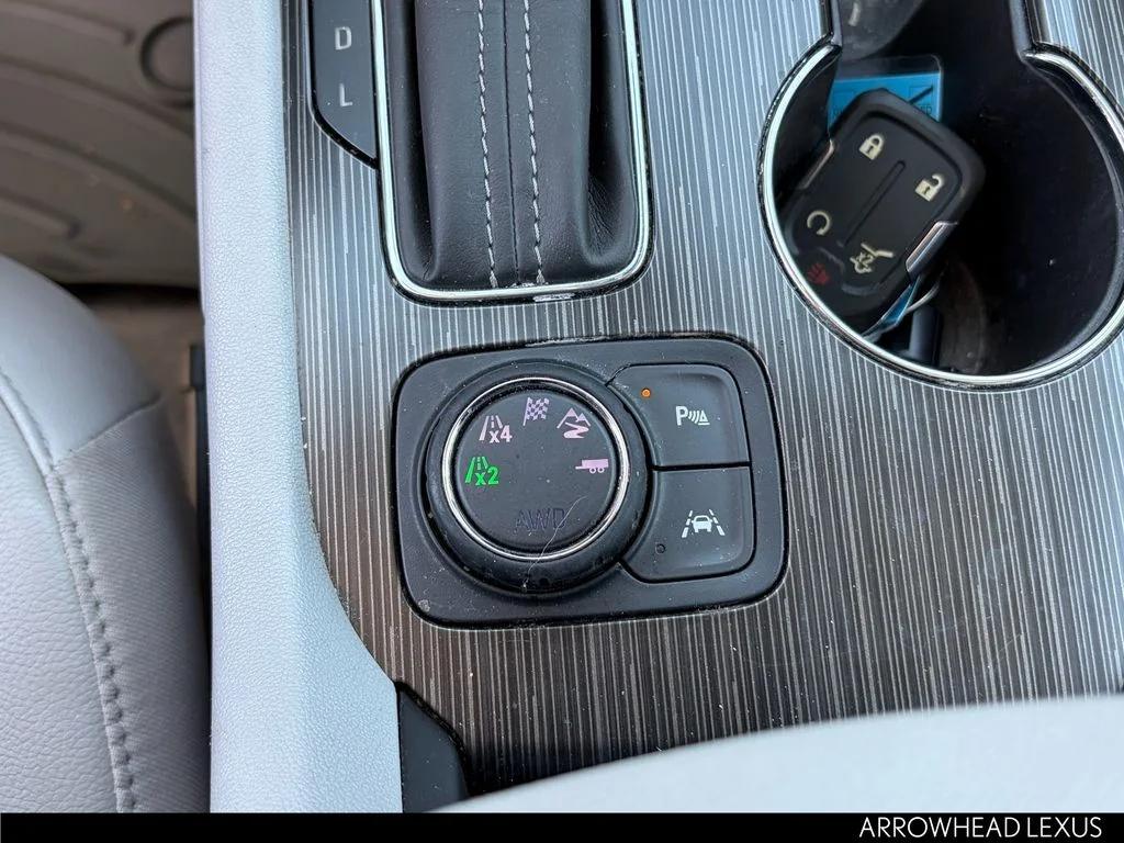 Used 2018 White GMC SLT-2 image 28