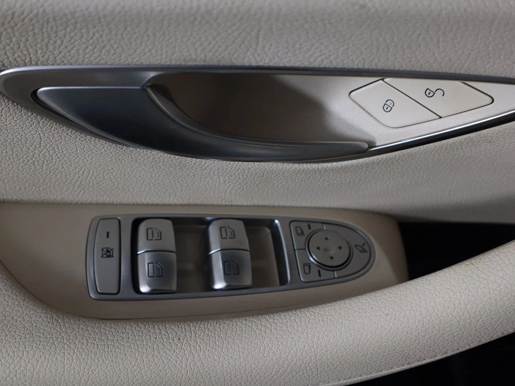 2022 Mercedes-Benz E-Class E350 - Photo 37
