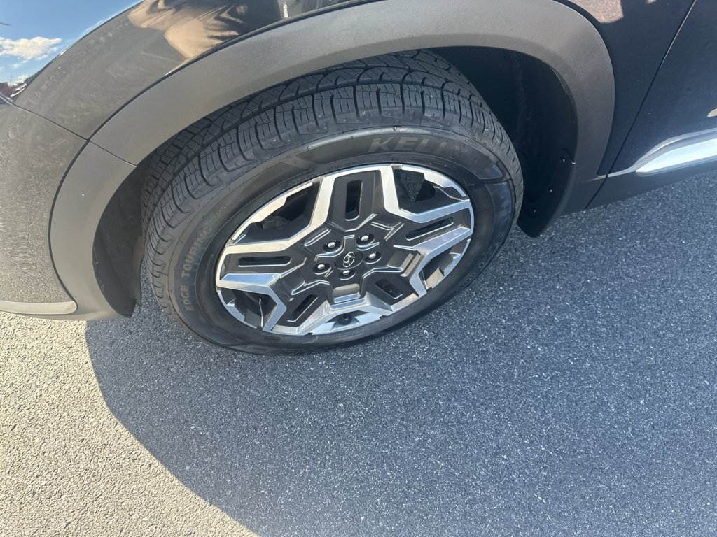 Certified Used 2023 Black Hyundai SEL Premium image 16