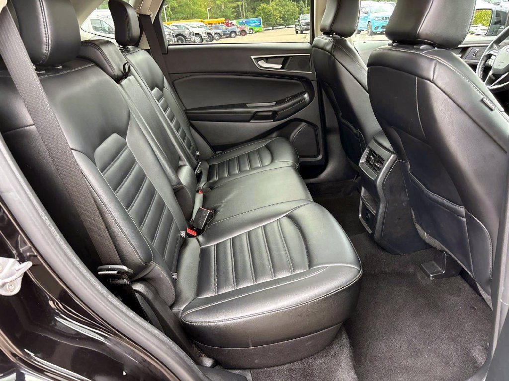 Used 2024 Black Ford SEL image 12