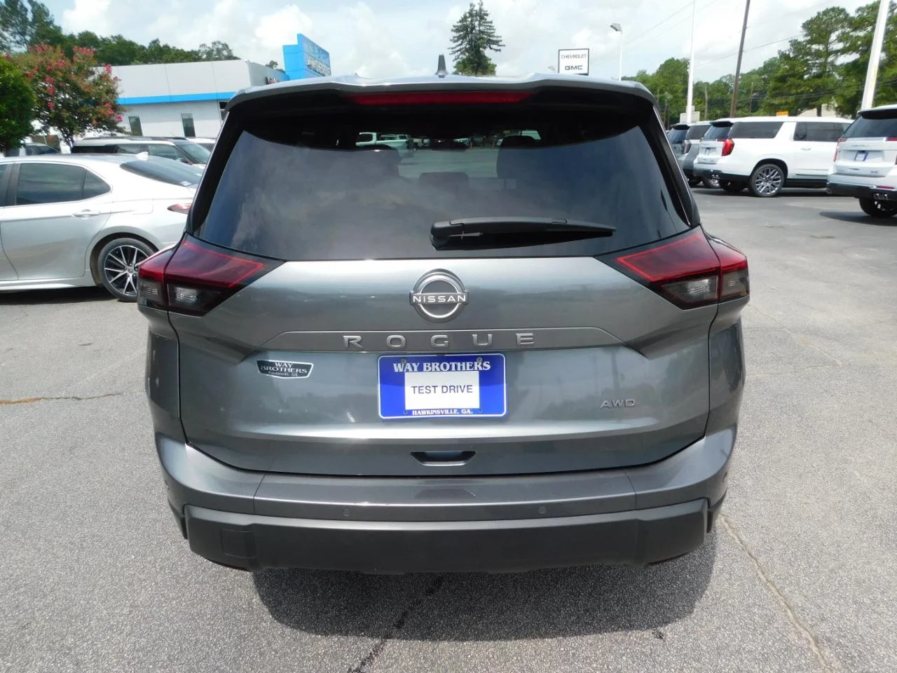 Used 2025 Gun Metallic Nissan AWD SV image 7