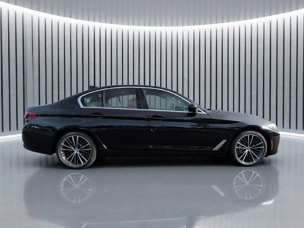 Used 2023 Black Sapphire Metallic BMW 540i xDrive image 2