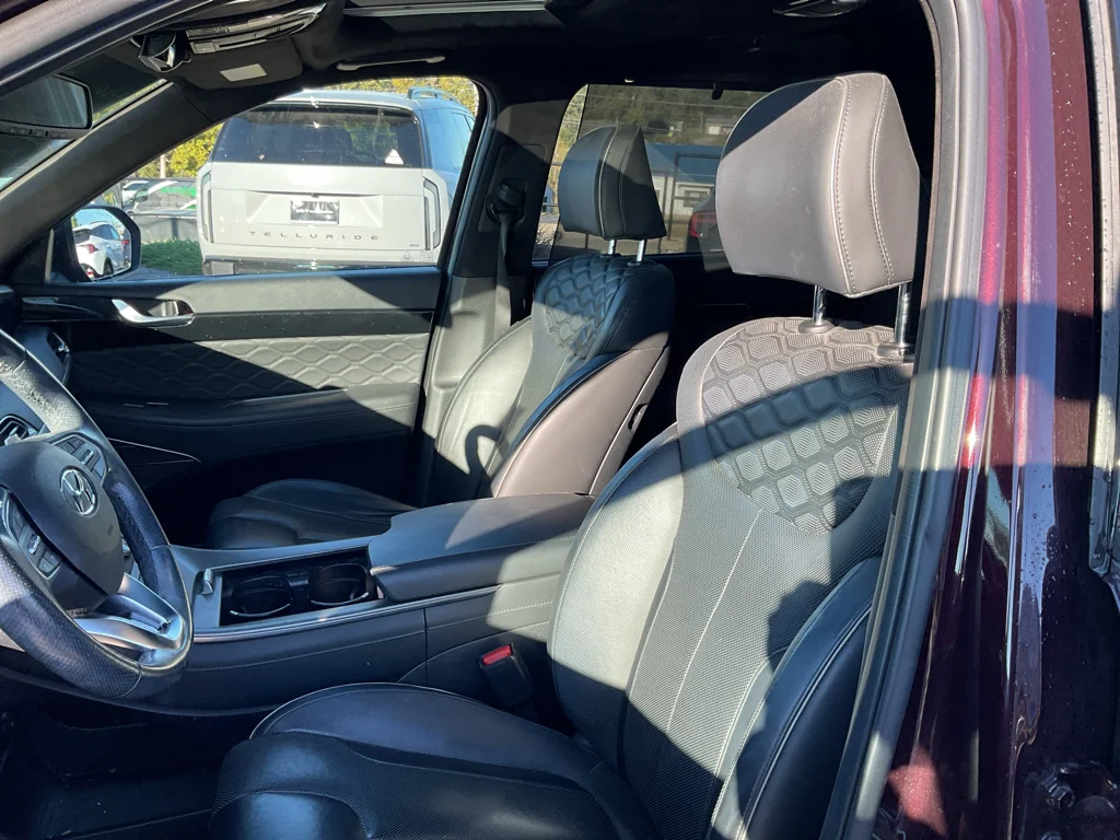 Used 2022 Sierra Burgundy Hyundai Calligraphy image 16