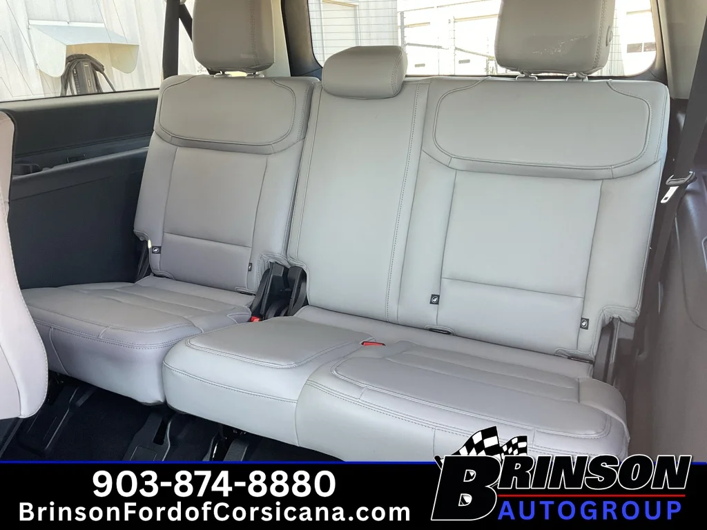 New 2027 Star White Metallic Tri-Coat Ford MAX Active image 6