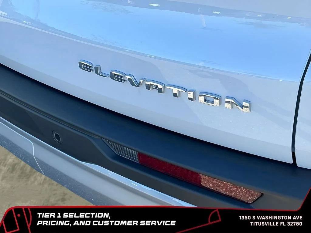 New 2026 Glacier White Tricoat GMC Elevation image 41