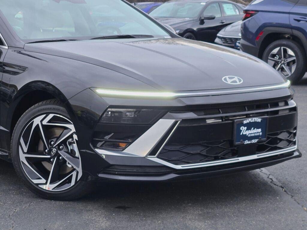 New 2026 Abyss Black Hyundai SEL Sport image 2