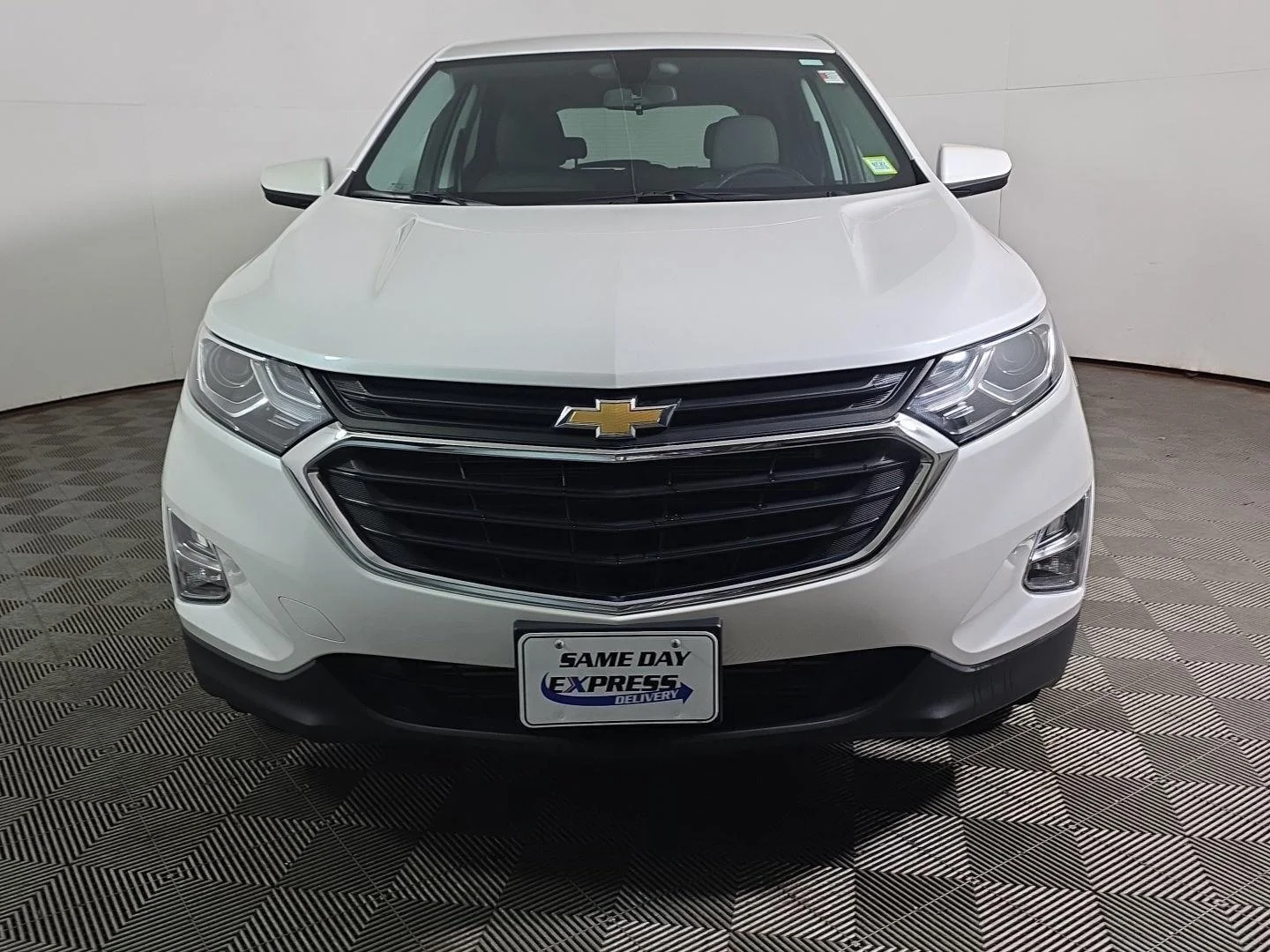 Used 2019 Iridescent Pearl Tricoat Chevrolet LT image 8