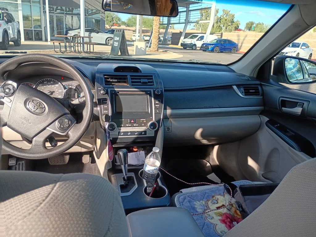 Used 2014 Silver Toyota LE image 6