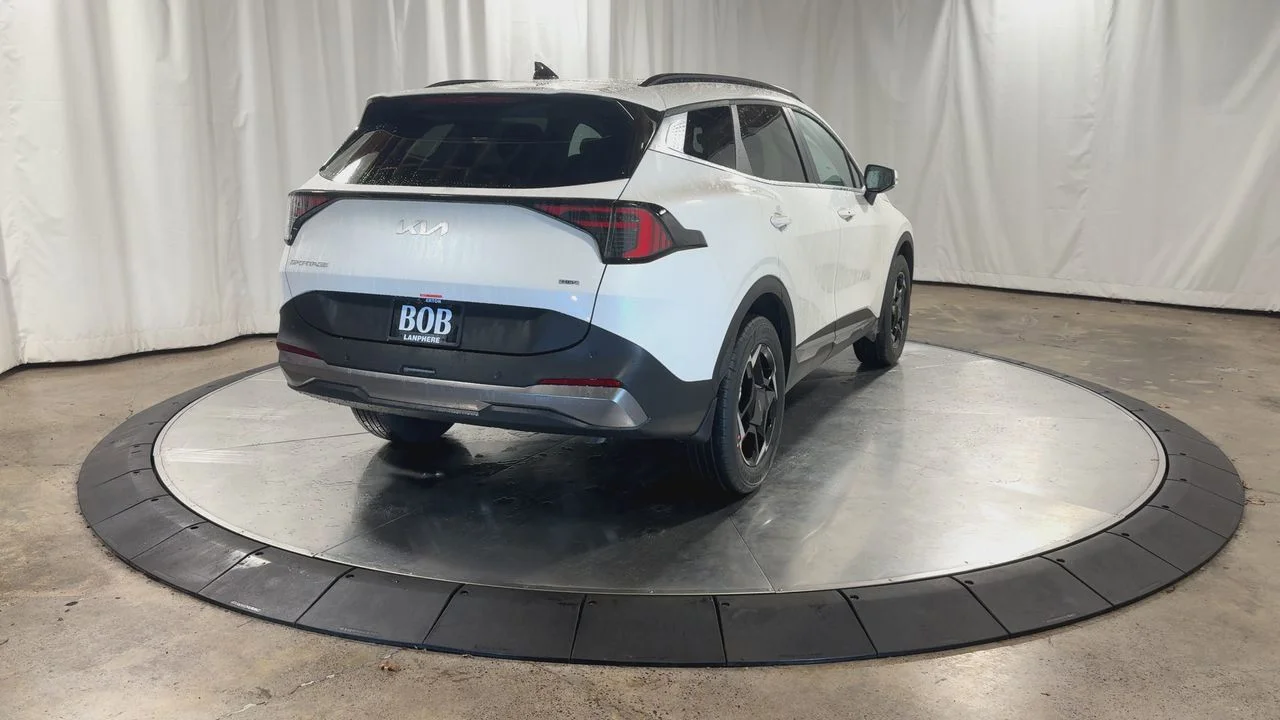 New 2026 Snow White Pearl Kia EX image 11