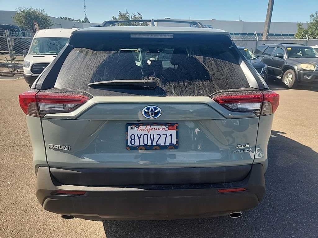 Used 2021  Toyota XLE image 12