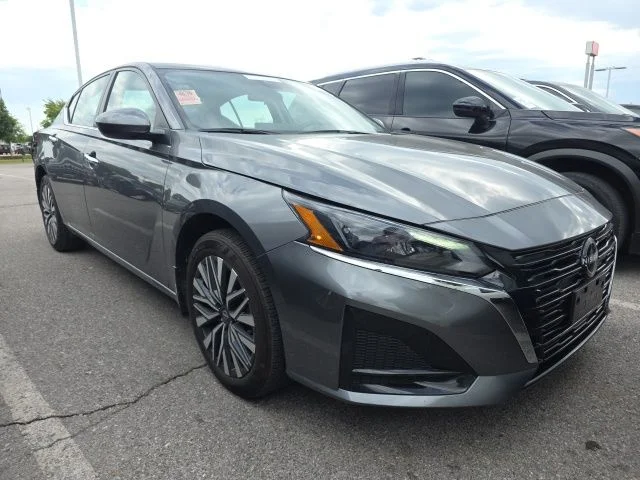 2024 Nissan Altima 2.5 SV AWD's photo