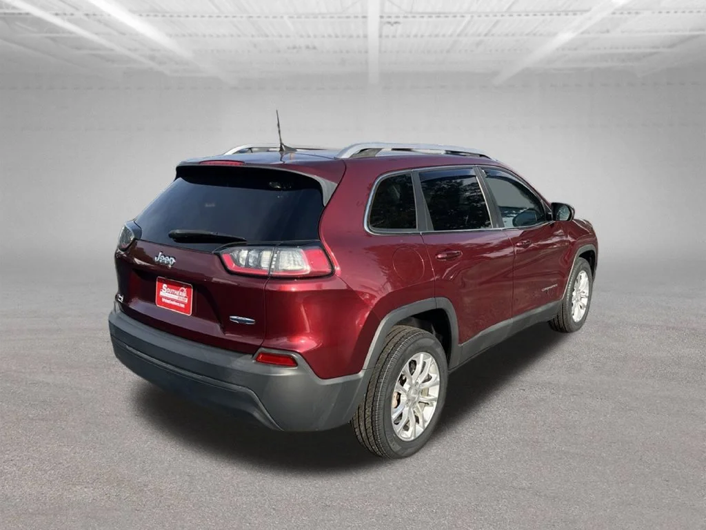 Used 2019 Red Jeep Latitude image 35