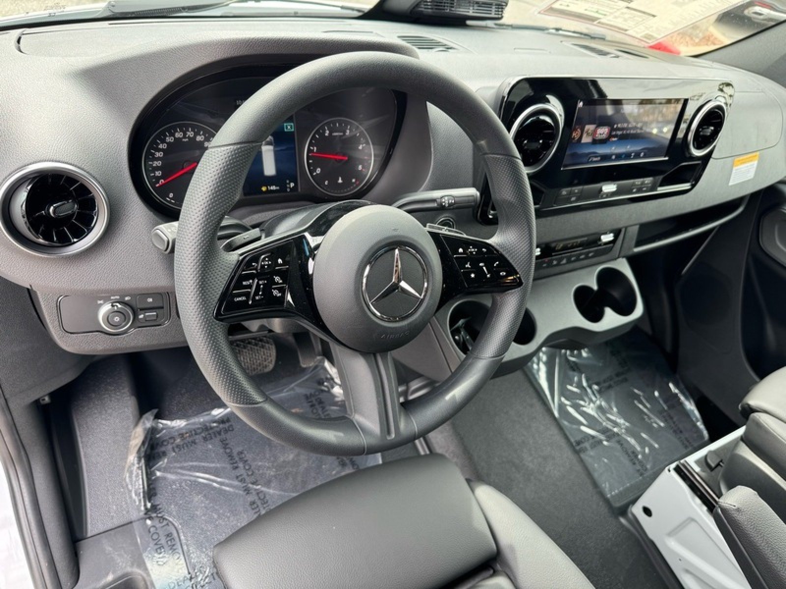 New 2026 Arctic+White Mercedes-Benz DCVS2S image 13