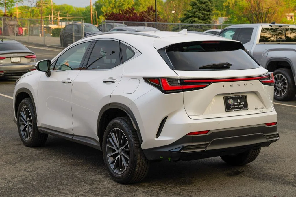 Used 2024 Eminent White Pearl Lexus 350 Premium image 5
